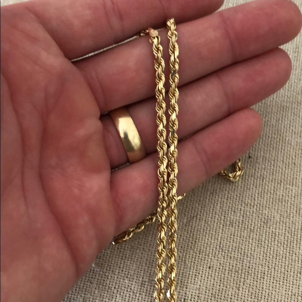 10k 24” 3.5MM Solid Gold Rope Chain. Weight: 21g